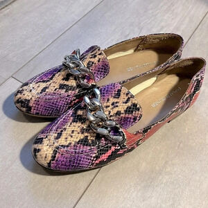 DONALD  J PLINER NWOT Leather Snake Print Loafer Shoe Chain Detail, Size 7.5